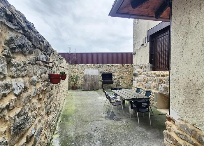 Tuul Etxea * Гальдакано