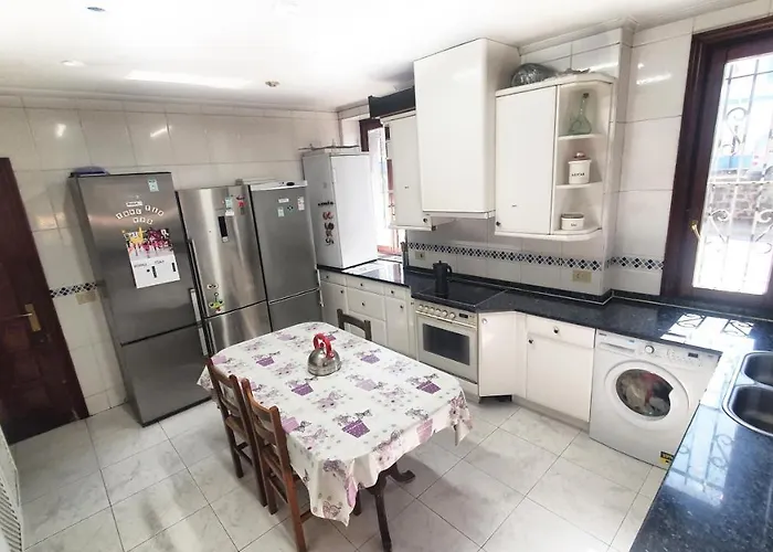 Отель эконом класса Tuul Etxea *