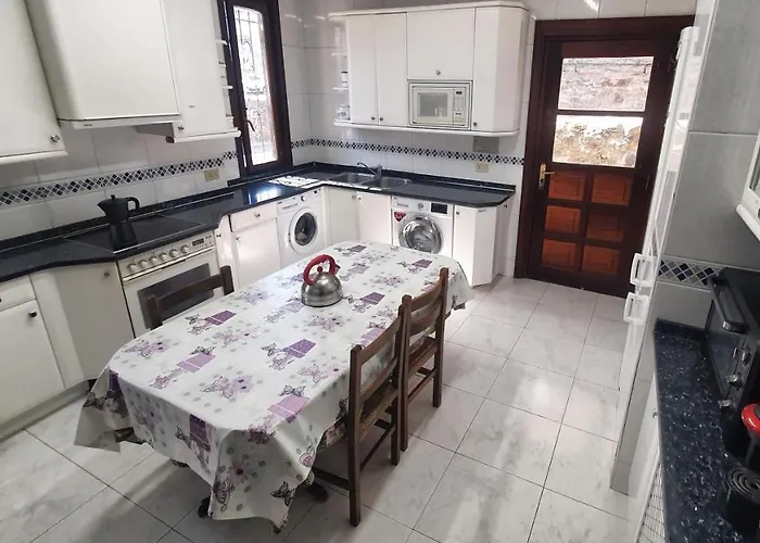 Отель эконом класса Tuul Etxea *